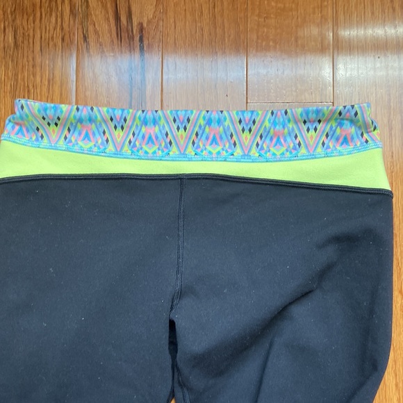 Girl's Ivivva Black HR Flared Groove Pants *Reversible - Picture 7 of 10